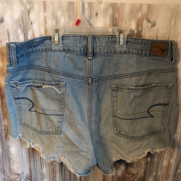 COPY - American Eagle Outfitters Distressed shorts - Picture 2 of 3